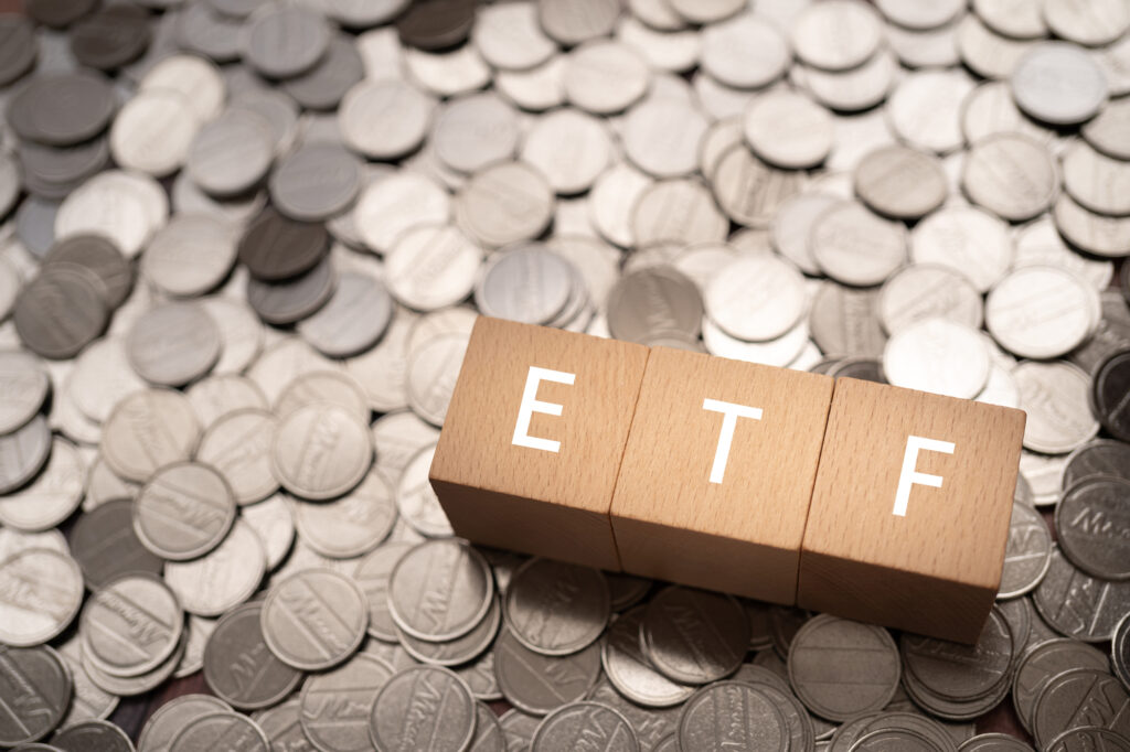 ETFと投資信託の違いとは？メリット・デメリットを徹底比較！